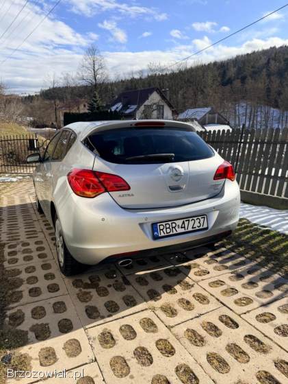 Opel Astra J 2012