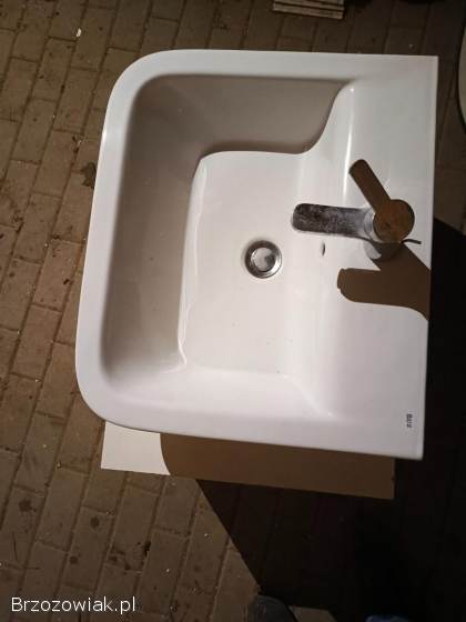 Umywalka nablatowa ROCA z baterią i szafka