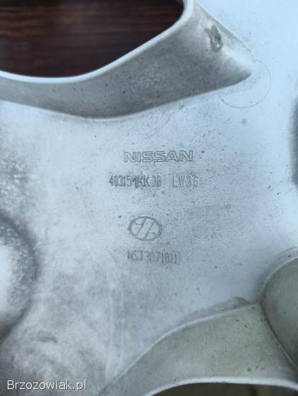 Kołpaki nissan 16.