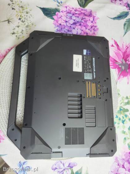 Pancerny laptop Dell 5404 Rugged port RS-323