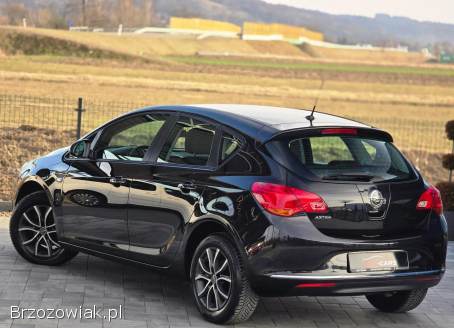 Opel Astra 1.  6 Style 2014