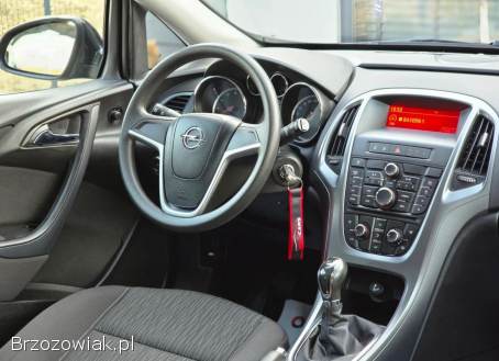Opel Astra 1.  6 Style 2014