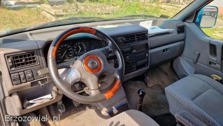 Volkswagen Caravelle.