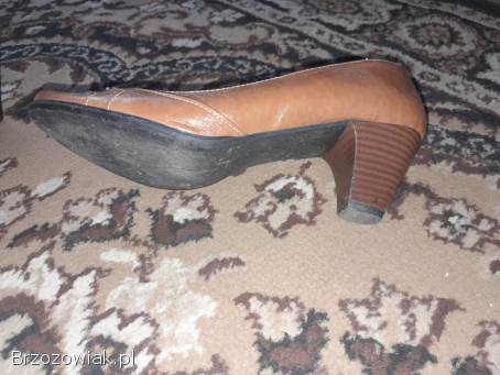 Buty na obcasie