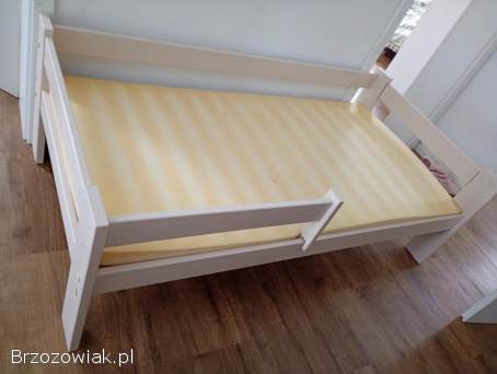 Oddam za darmo: łóżko,  witryna i komódka