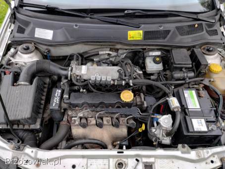 Opel Astra 1.  6+GAZ.  Bez rdzy 2000