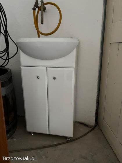Szafki łazienkowe