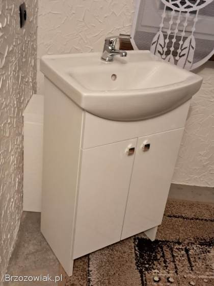 Nowa szafka łazienkowa z umywalką i baterią