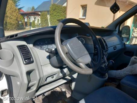 Nissan primastar 2004rok 1.  9dci