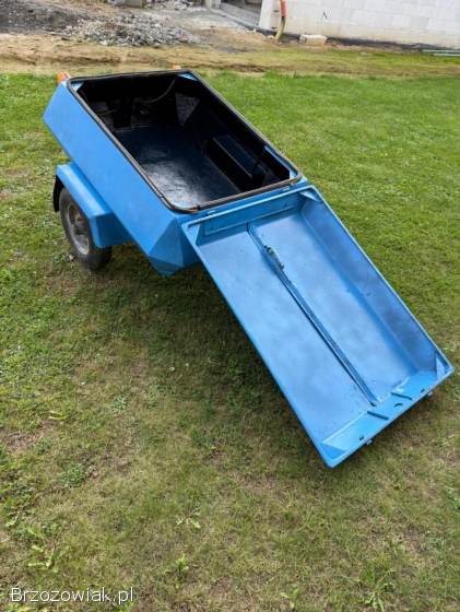 Przyczepka samochodowa typu niewiadów