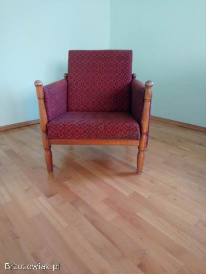 Fotel vintage drewniany,  tapicerowany.  PRL