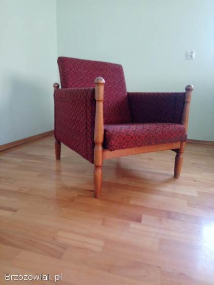 Fotel vintage drewniany,  tapicerowany.  PRL