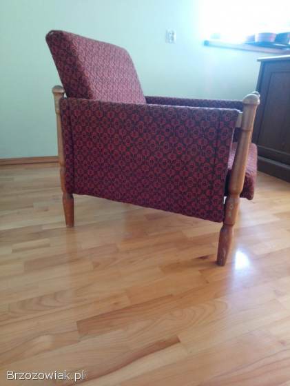 Fotel vintage drewniany,  tapicerowany.  PRL