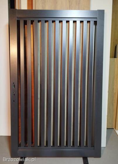 Brama wjazdowa dwuskrzydłowa z furtką