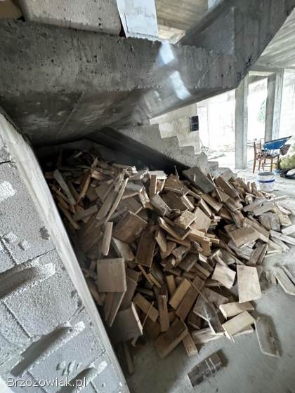 Deski odpady z budowy