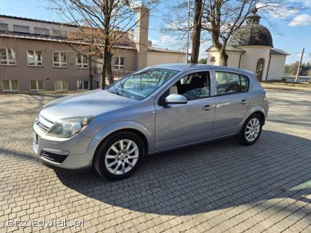 Opel Astra H 2004r.  1.  6  2004