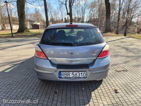 Opel Astra H 2004r.  1.  6  2004
