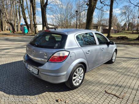 Opel Astra H 2004r.  1.  6  2004