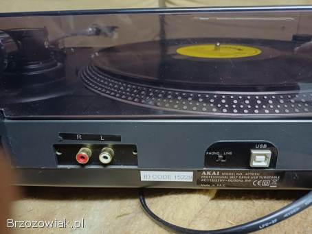 Gramofon Akai ATT05U