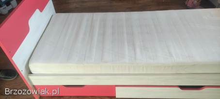 Łóżko dziecięce z materacem i odkręcaną barierką 80x185