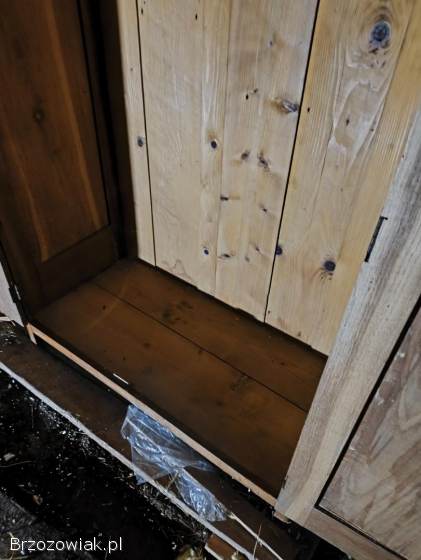 Stara szafa drewniana