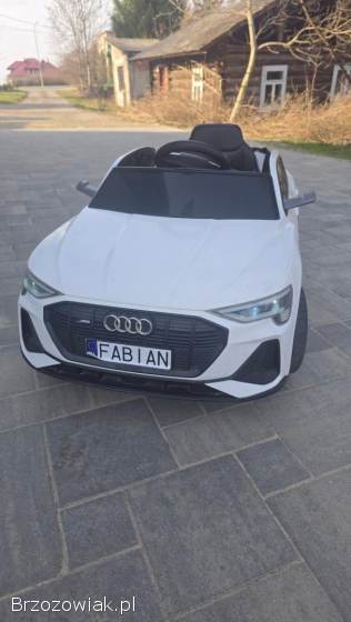 Autko elektryczne audi