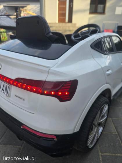 Autko elektryczne audi