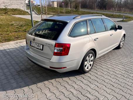 Škoda Octavia 2017r Salon Pols 2017