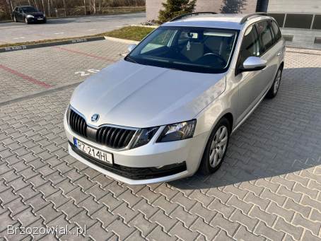 Škoda Octavia 2017r Salon Pols 2017