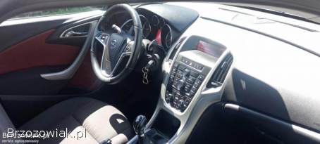 Opel Astra Astra j 2011