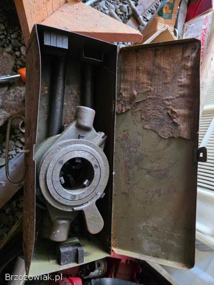 Wyprzedaż garażowa staroci 2 duze garaże