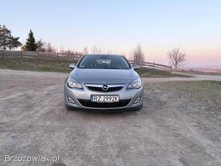 Opel Astra Astra J Sport 2010
