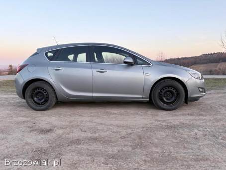 Opel Astra Astra J Sport 2010