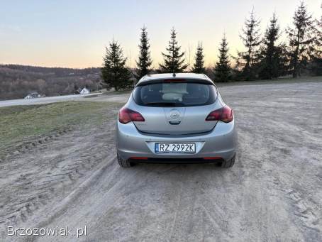 Opel Astra Astra J Sport 2010