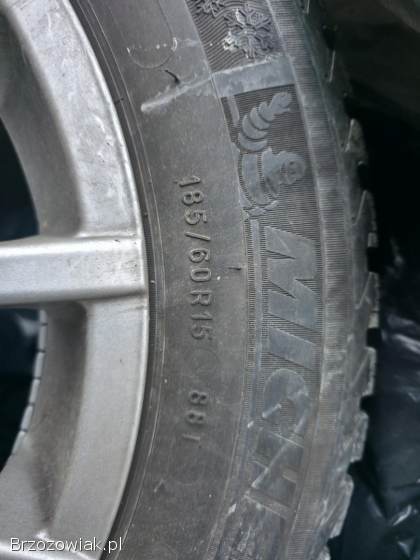 Zestaw 4 koła aluminiowe z oponami zimowe,  185/60/15