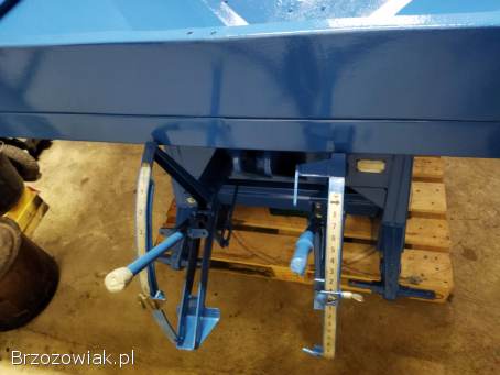 Sprzedam rozsiewacz piaskarka 1000 litrów.