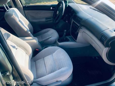Volkswagen Passat VARIANT 2.  0MPI 2003