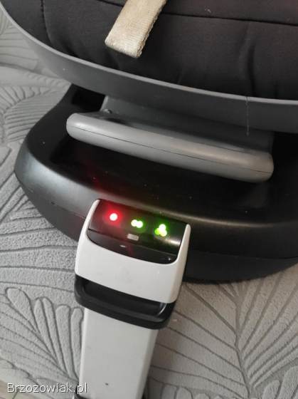 Baza z fitelikiem.  isofix maxi Cosi dla dziecka