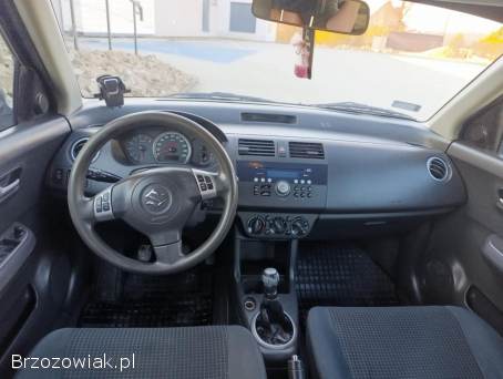 Suzuki Swift 1.  3benzyna 2005