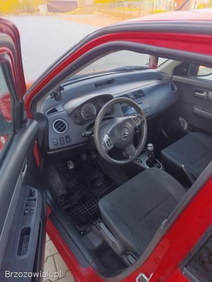 Suzuki Swift 1.  3benzyna 2005