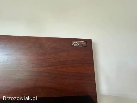 2 półki po 150zl za sztukę. .
