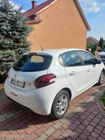 Peugeot 208 2016