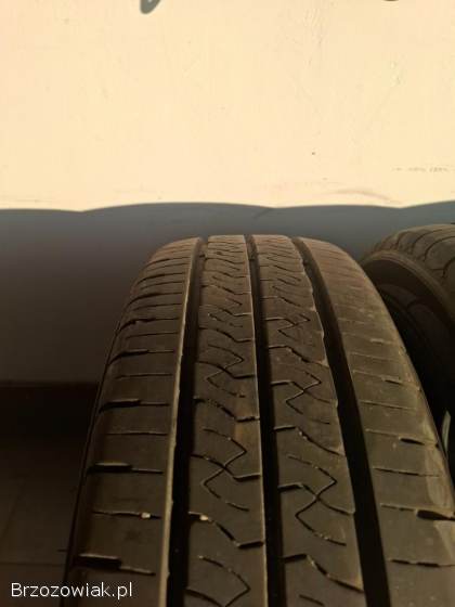 205/65/16 C Kumho