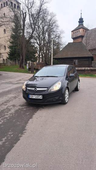 Opel Corsa 1.  4 benzyna 2010