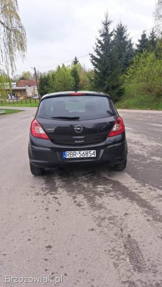 Opel Corsa 1.  4 benzyna 2010