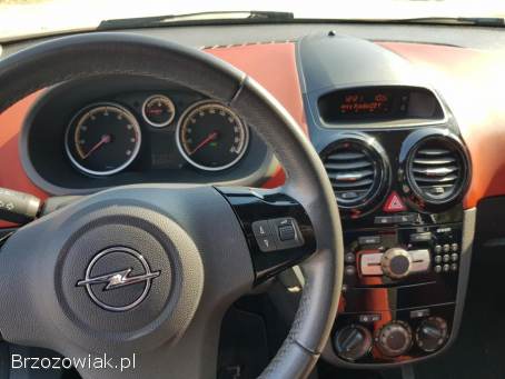Opel Corsa 1.  4 benzyna 2010