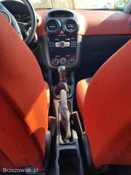 Opel Corsa 1.  4 benzyna 2010