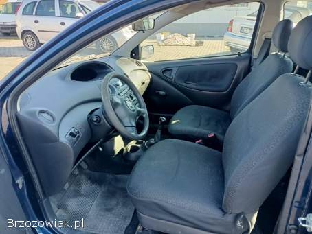 Toyota Yaris 1.  0 04r 2004