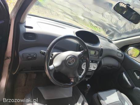 Toyota Yaris Verso 2005
