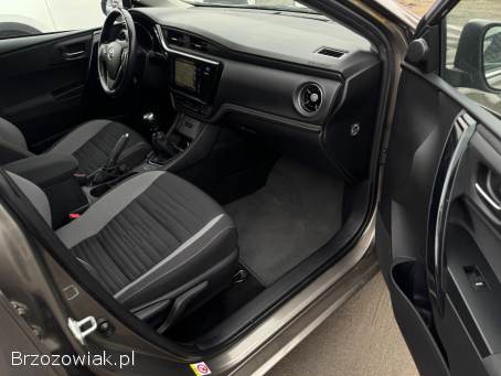 Toyota Auris 1.  2Turbo 116KM  2017
